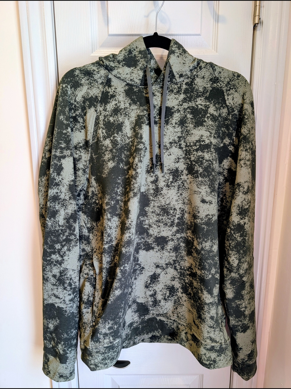 Lululemon Men's Green/Gray Hooded Pullover Sweatshirt